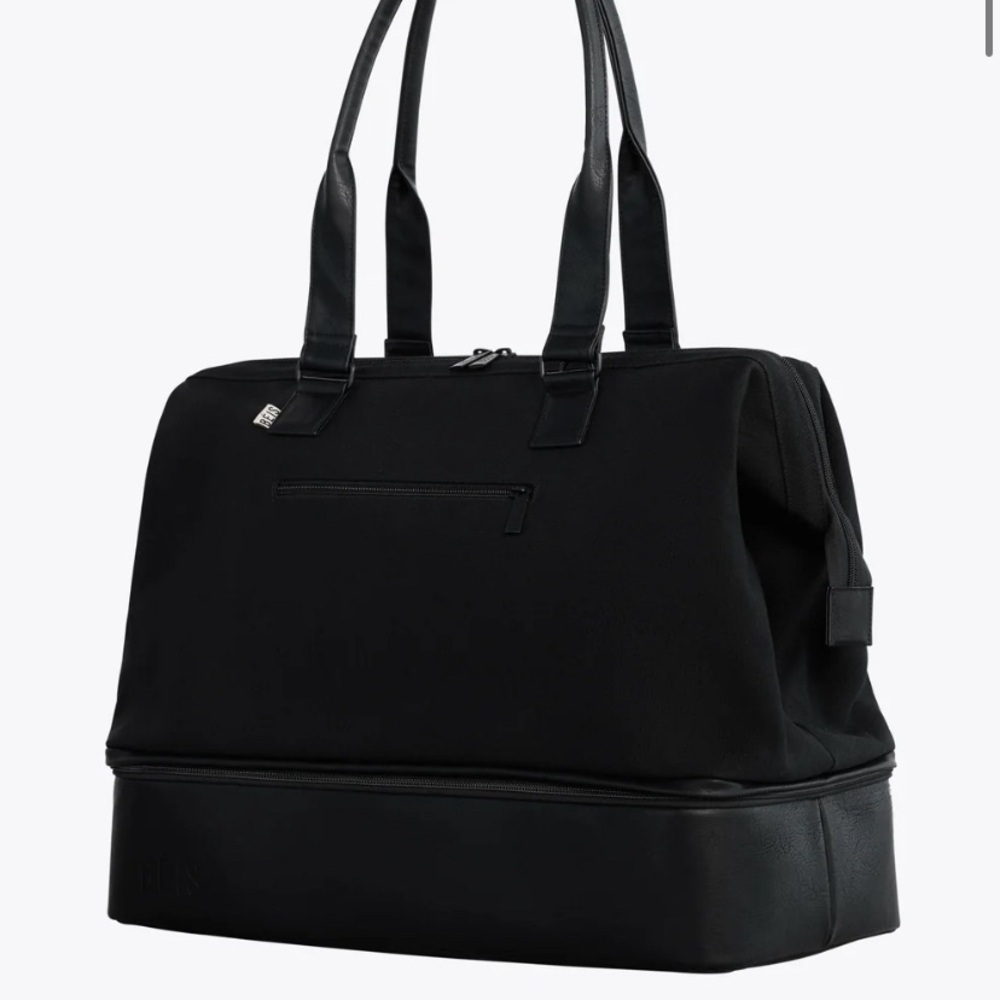 NWT Beis Weekender Size: Regular